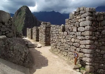 Les trois entrées du Temple des Trois Portes