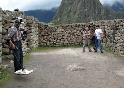 Detección de una cavidad con la pequeña plataforma situada en el suelo del Templo de las Tres Puertas